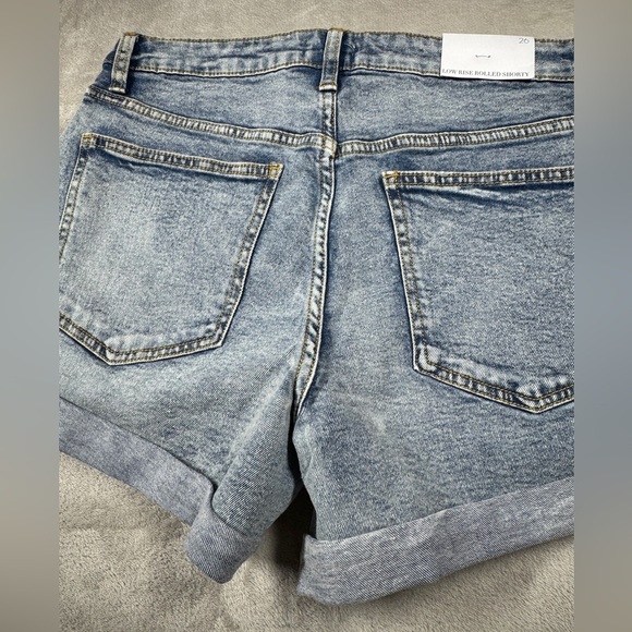 NWT WeWoreWhat Low Rise Rolled Light Vintage Distressed Denim Jean Shorts 26 - Picture 10 of 16